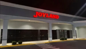joyland in sarasota florida social destinaton for suncoast pickleaball training camp at dill dinkers